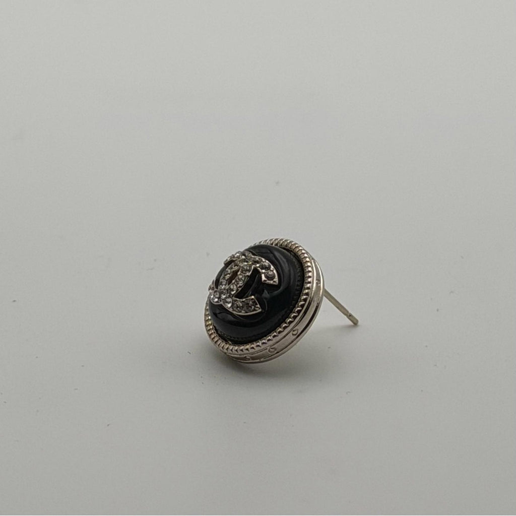 CHANEL ROUND CC LOGO STUD EARRINGS – SILVER TONE / BLACK