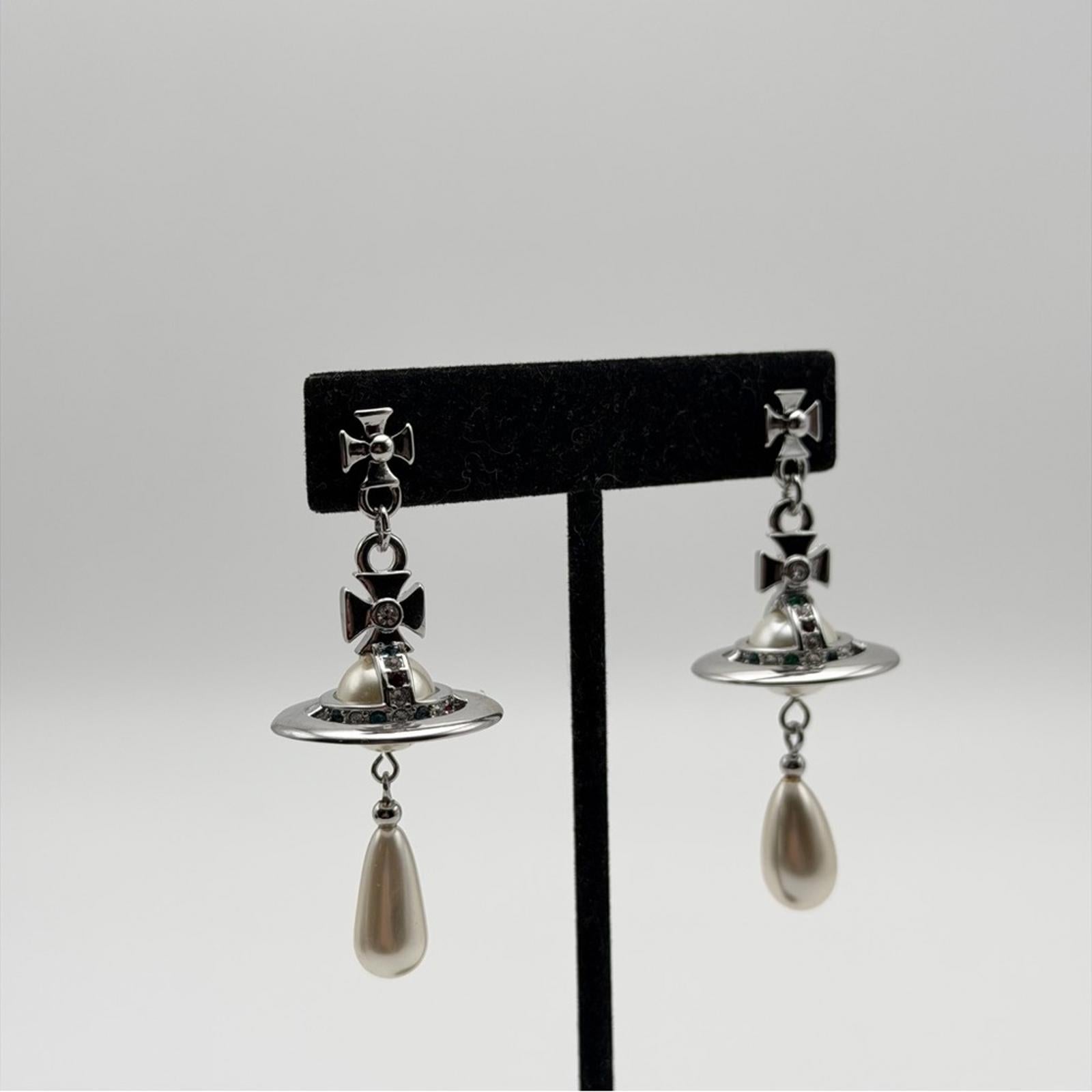 Vivienne Westwood Pearl Drop Earrings – Saturn Orb – Silver Tone