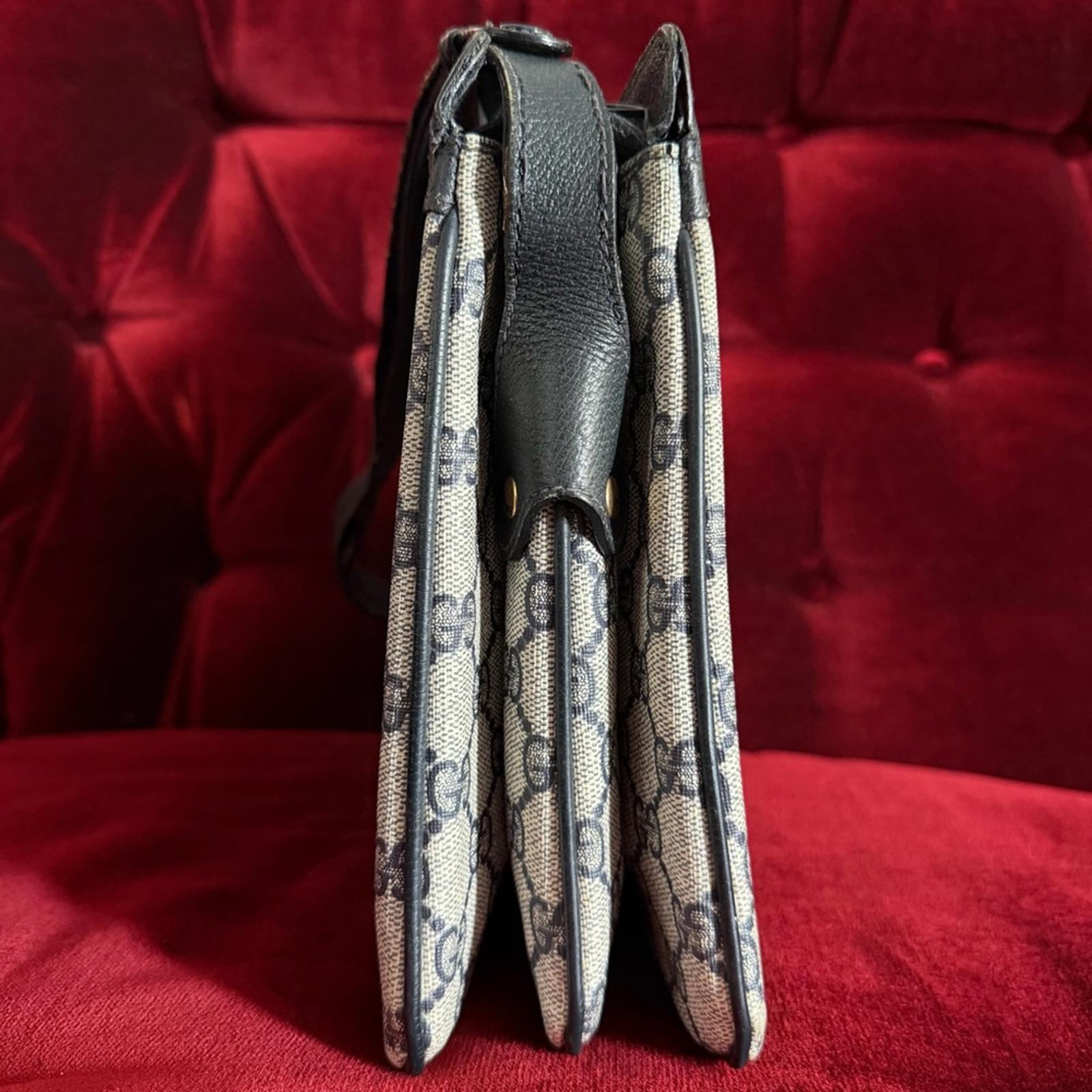 GUCCI GG SUPREME VINTAGE CROSSBODY BAG