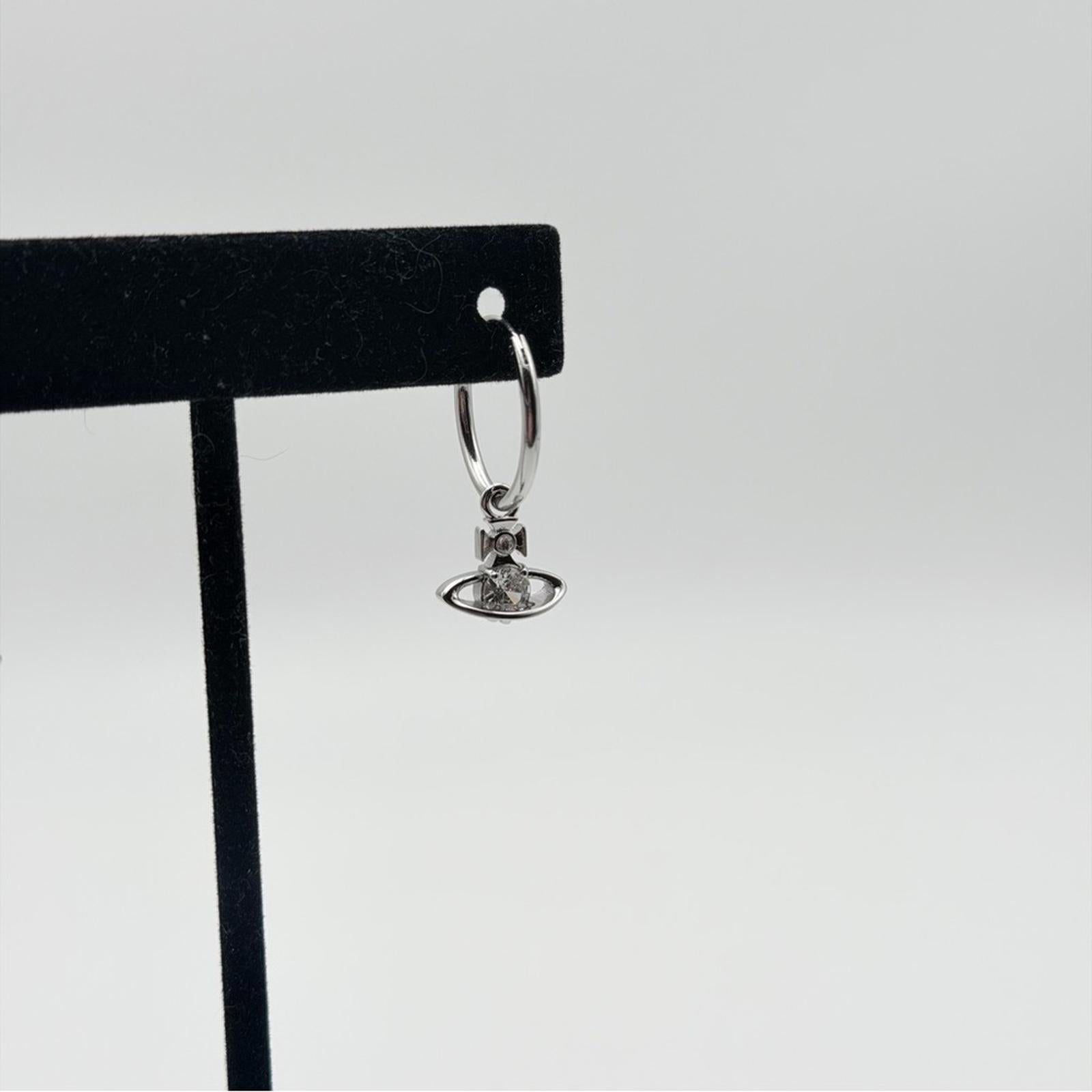 VIVIENNE WESTWOOD NINA SPARK CRYSTAL SATURN HOOP EARRING SLR