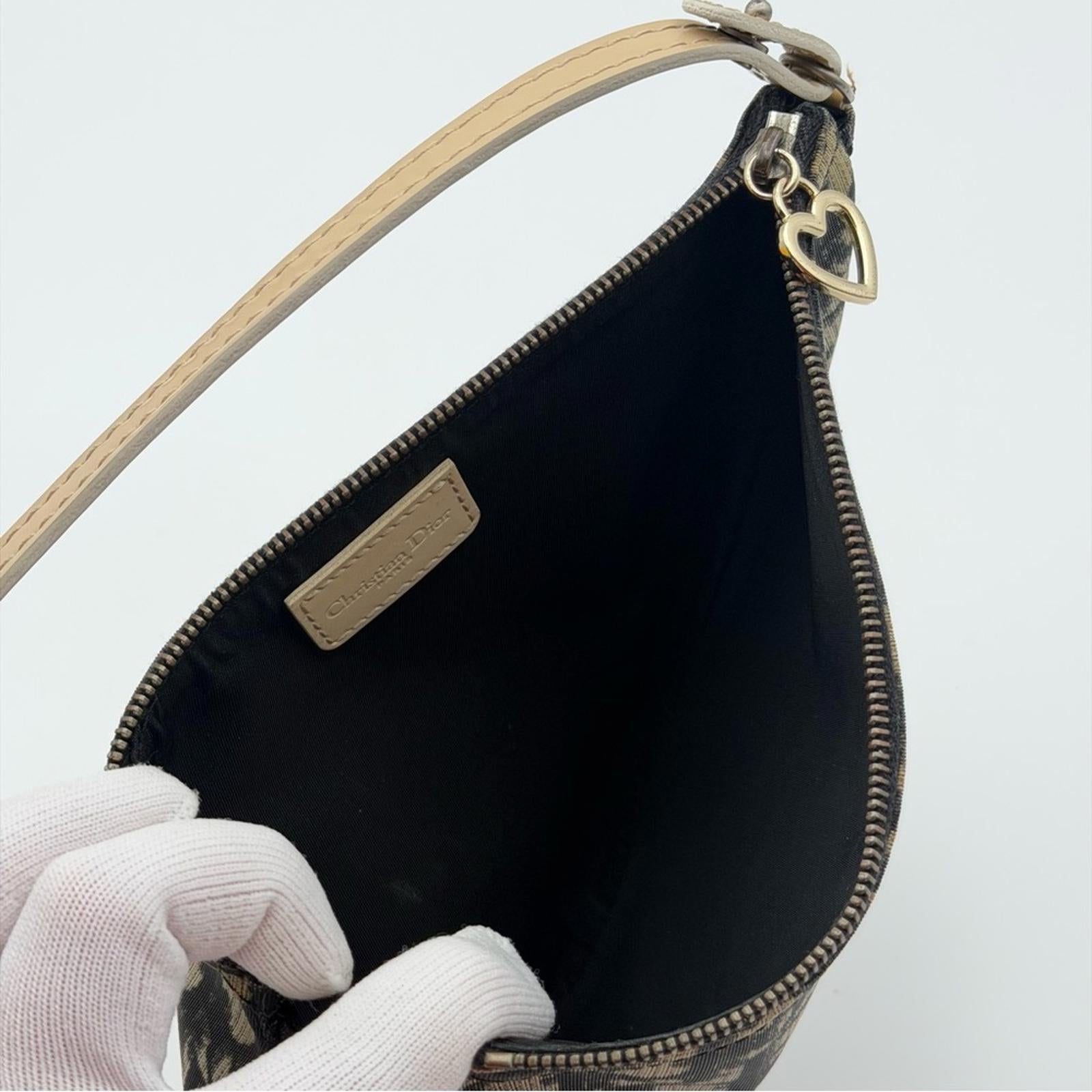 Christian Dior Vintage Trotter Saddle Shoulder Bag – Beige/Black – Leather Trim