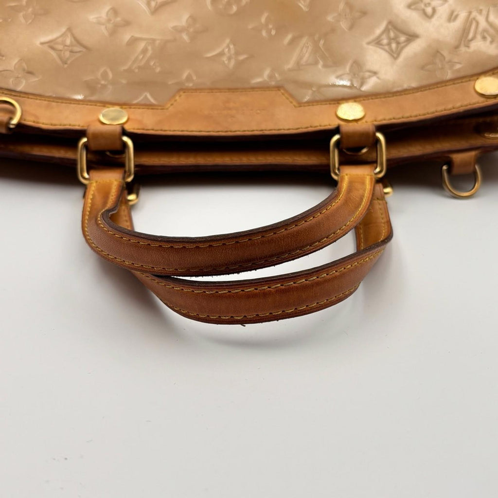 Louis Vuitton Monogram Vernis Brea MM – Beige Poudre 2012