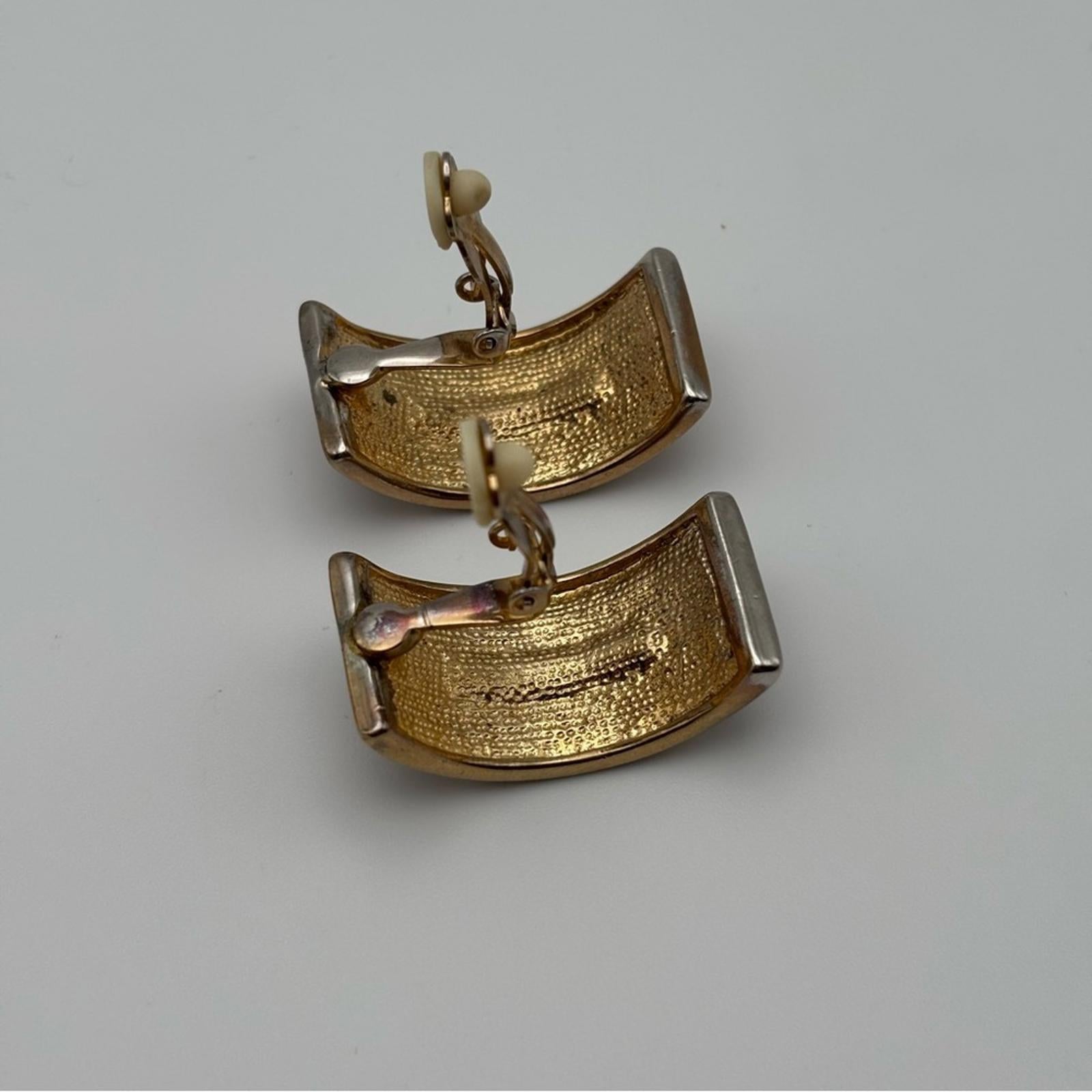 Vintage Gold-Tone Enamel Rhinestone Clip-On Earrings