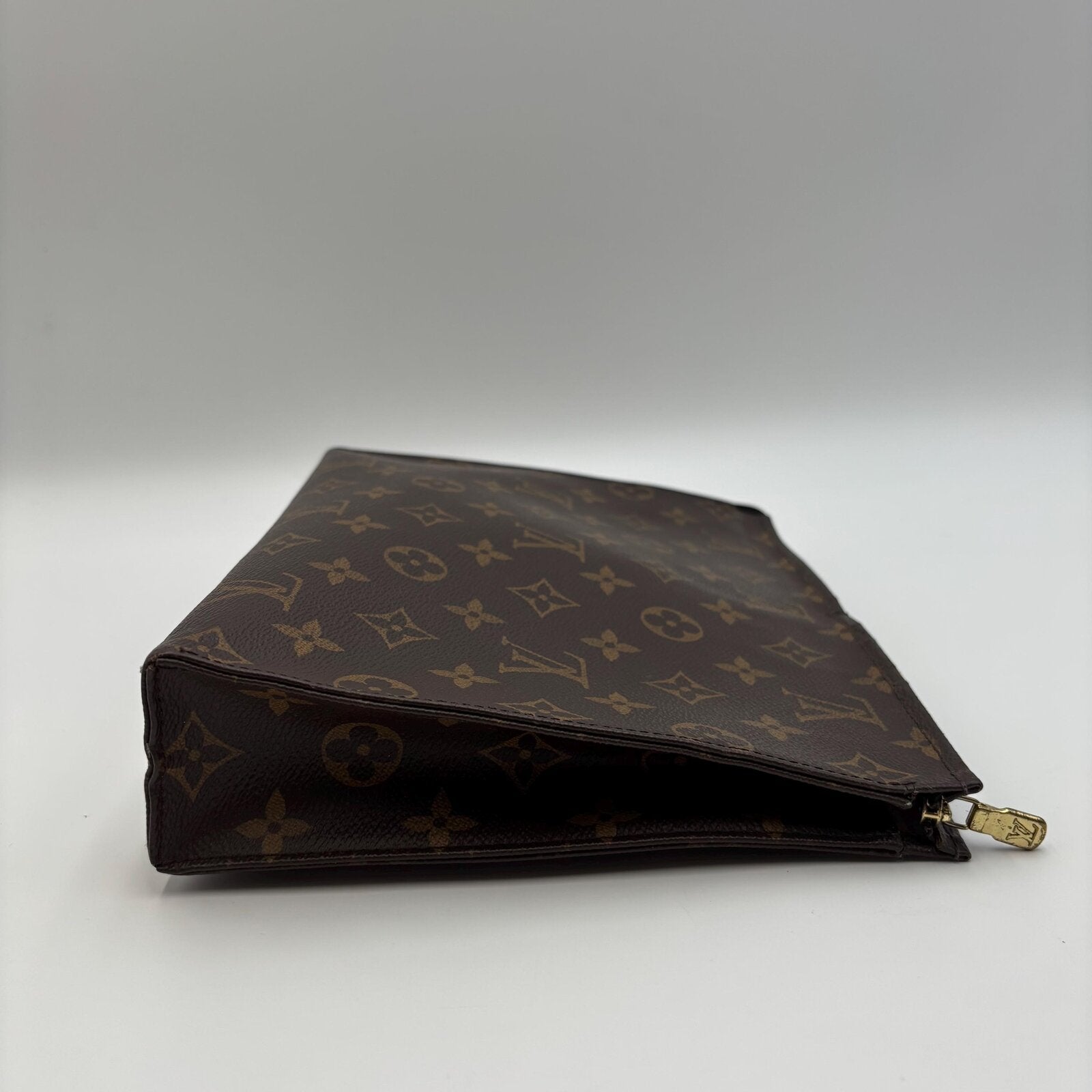 Louis Vuitton Vintage Monogram Toiletry Pouch 26 Canvas Cosmetic Bag