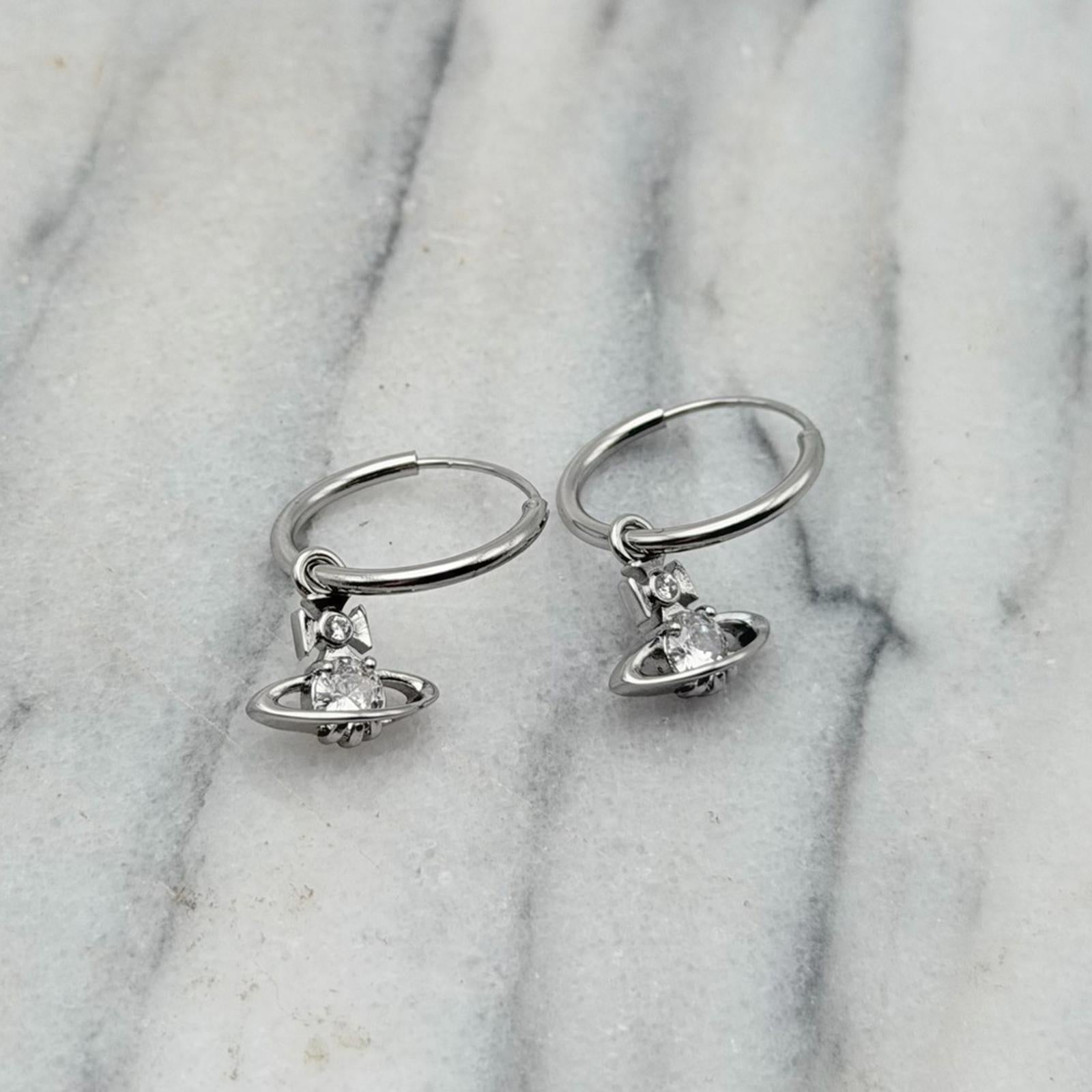 VIVIENNE WESTWOOD NINA SPARK CRYSTAL SATURN HOOP EARRING SLR