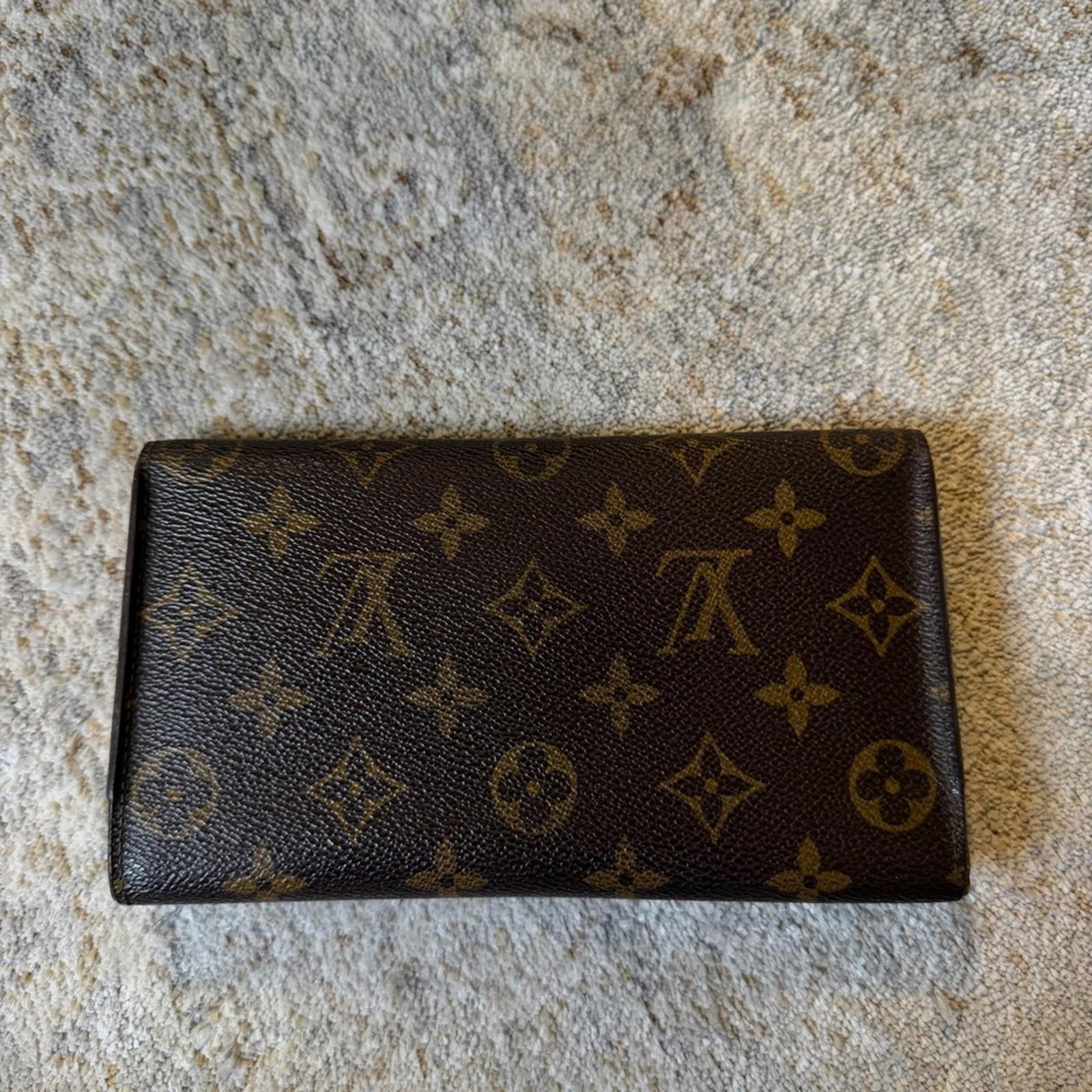 LOUIS VUITTON MONOGRAM PORTE TRÉSOR INTERNATIONAL TRIFOLD LONG WALLET