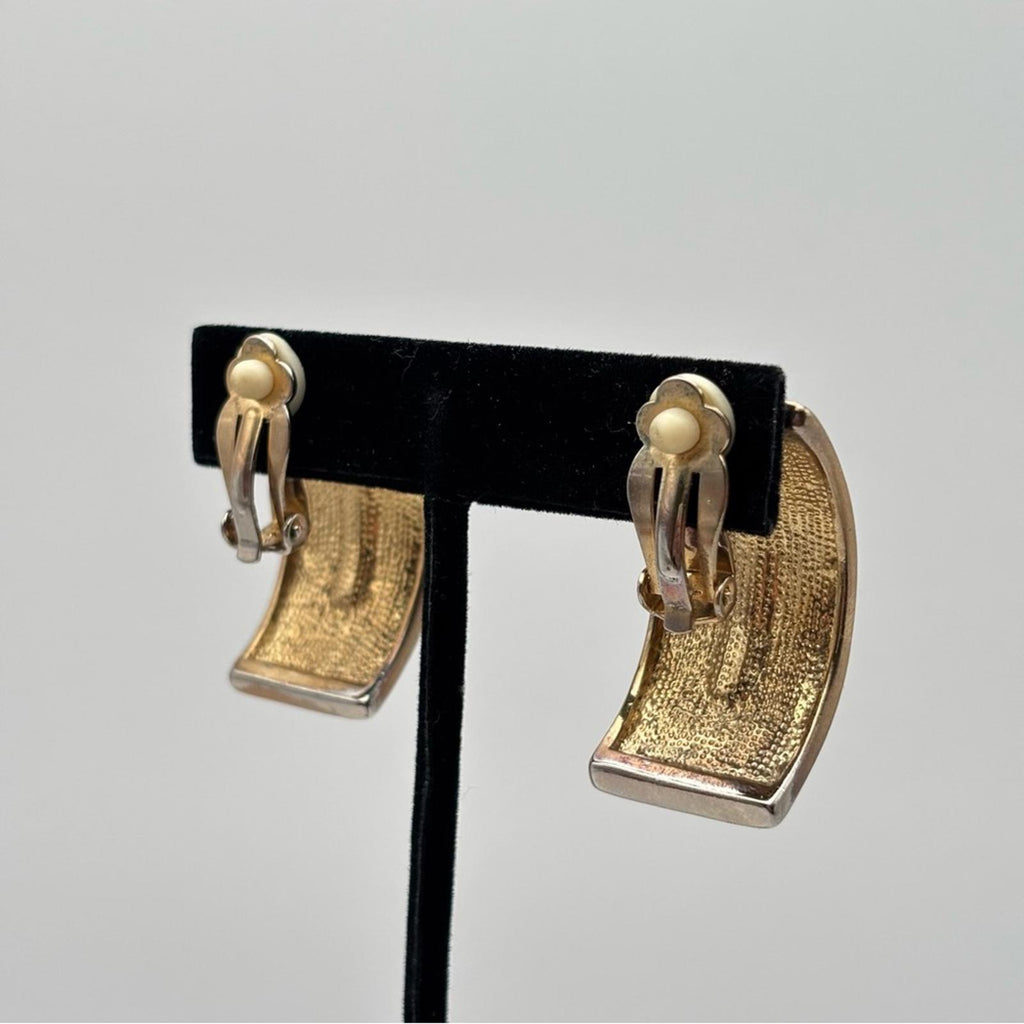 Vintage Gold-Tone Enamel Rhinestone Clip-On Earrings