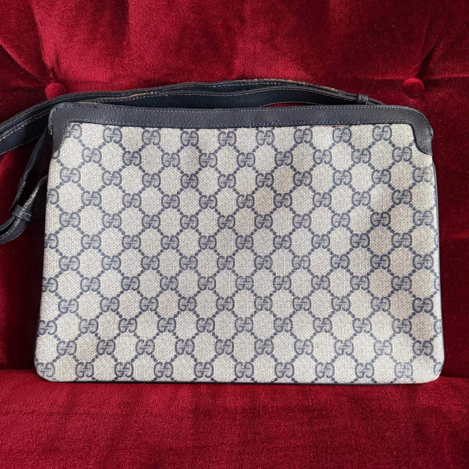 GUCCI GG SUPREME VINTAGE CROSSBODY BAG