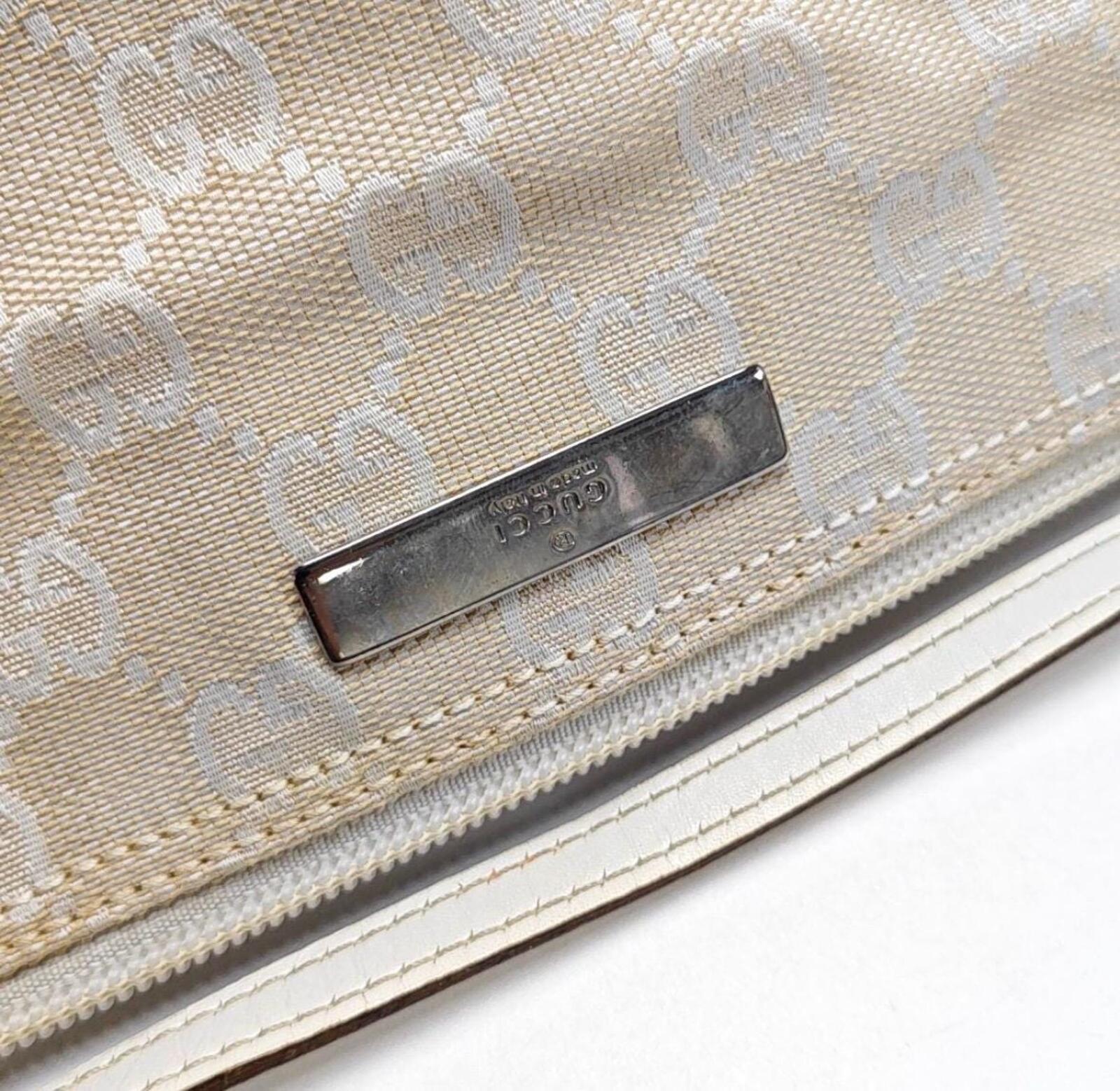 Gucci GG Canvas Boat Pochette Shoulder Bag — Beige