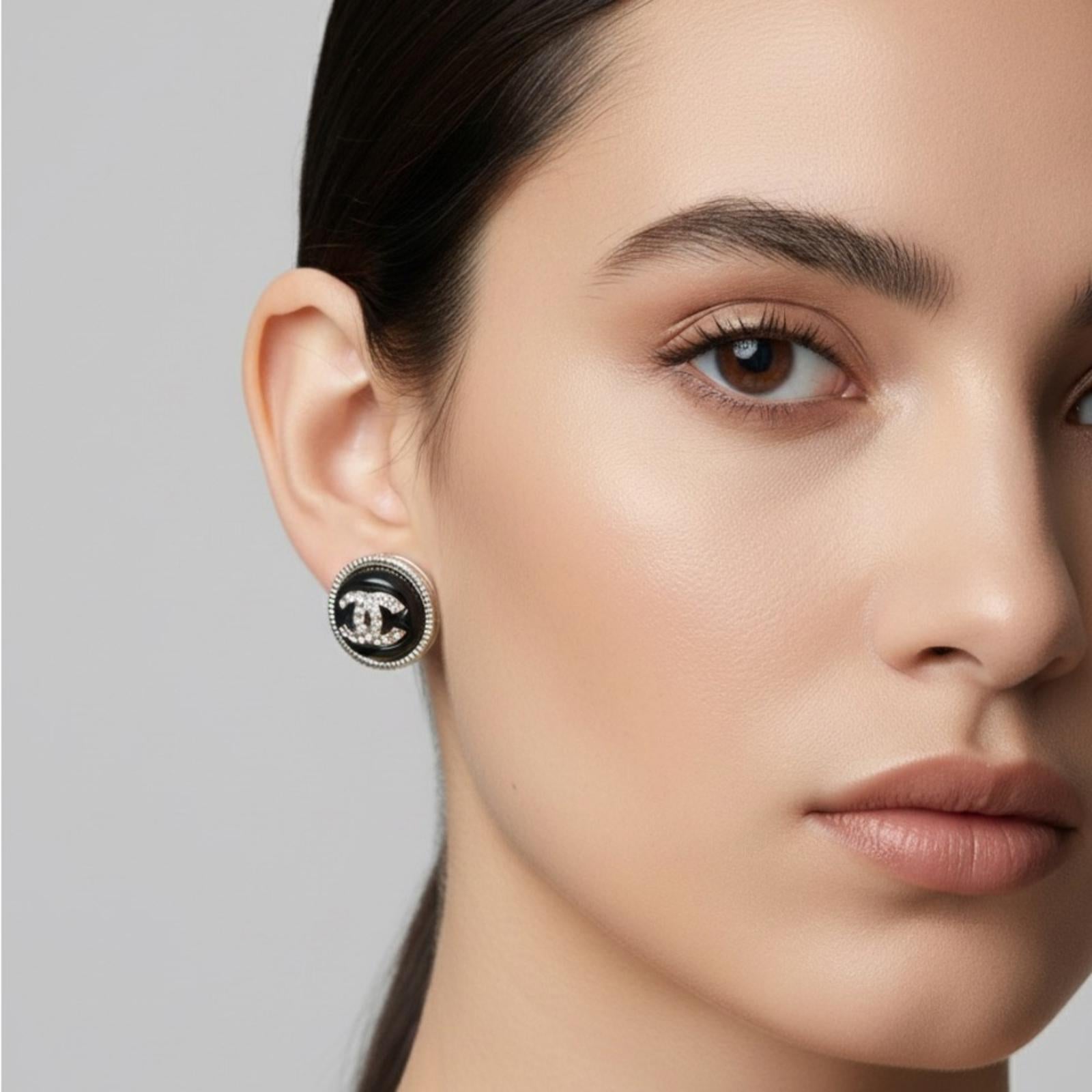 CHANEL ROUND CC LOGO STUD EARRINGS – SILVER TONE / BLACK